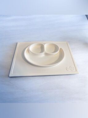 ezpz Happy Mat Silicone Suction Placemat Plate – Cream